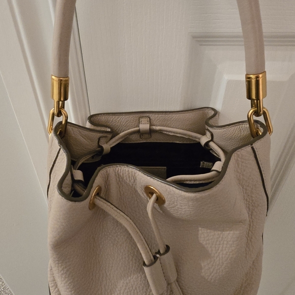 Marc Jacobs Beige Bucket Handbag with Gold Hardware - Picture 5 of 6